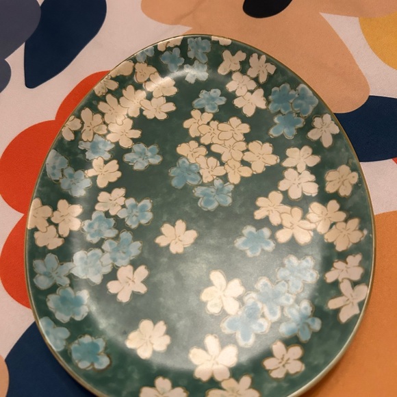 4 Pottery Barn egg shaped plates with gold rims. Beautiful floral designs. 🐣🐣 - Picture 3 of 7